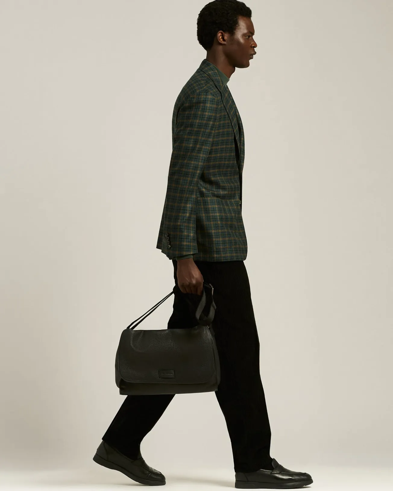BLACK GRAINED STAG-LEATHER SHOULDER BAG