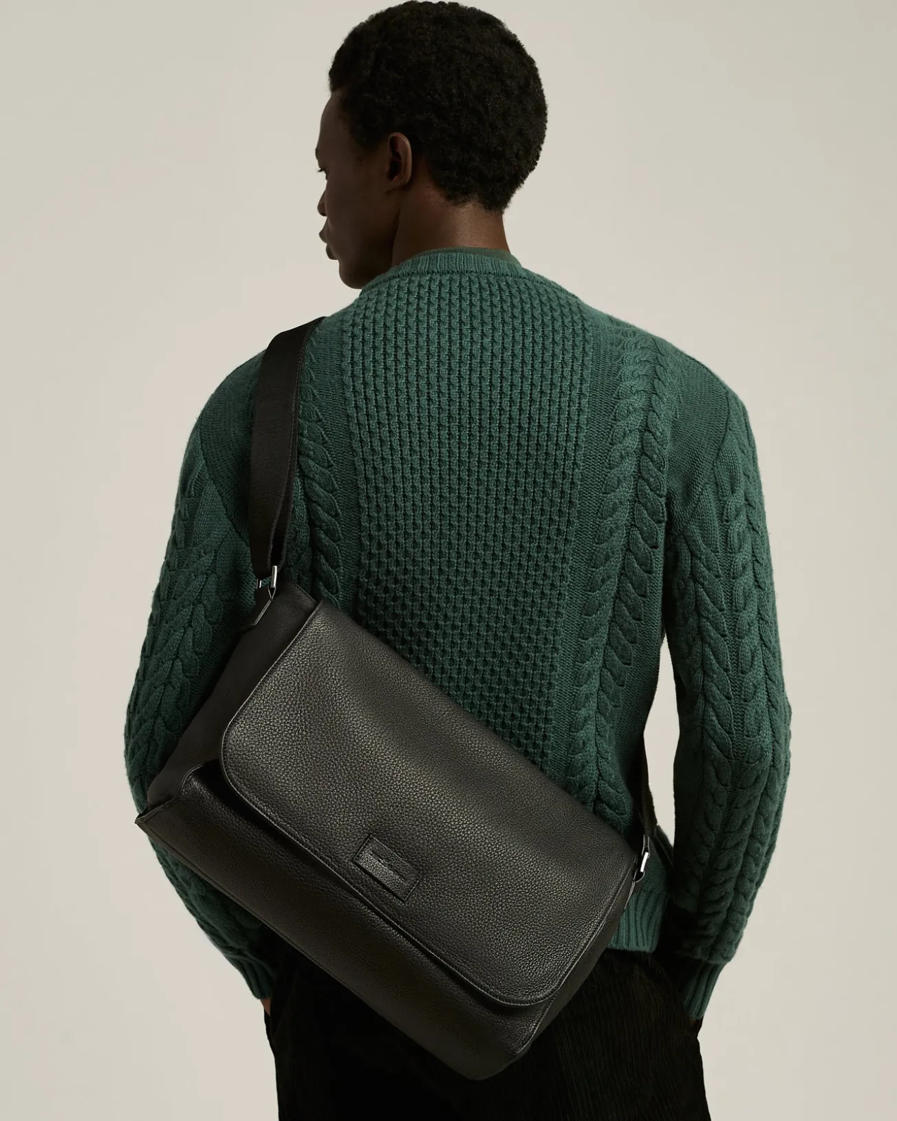 BLACK GRAINED STAG-LEATHER SHOULDER BAG