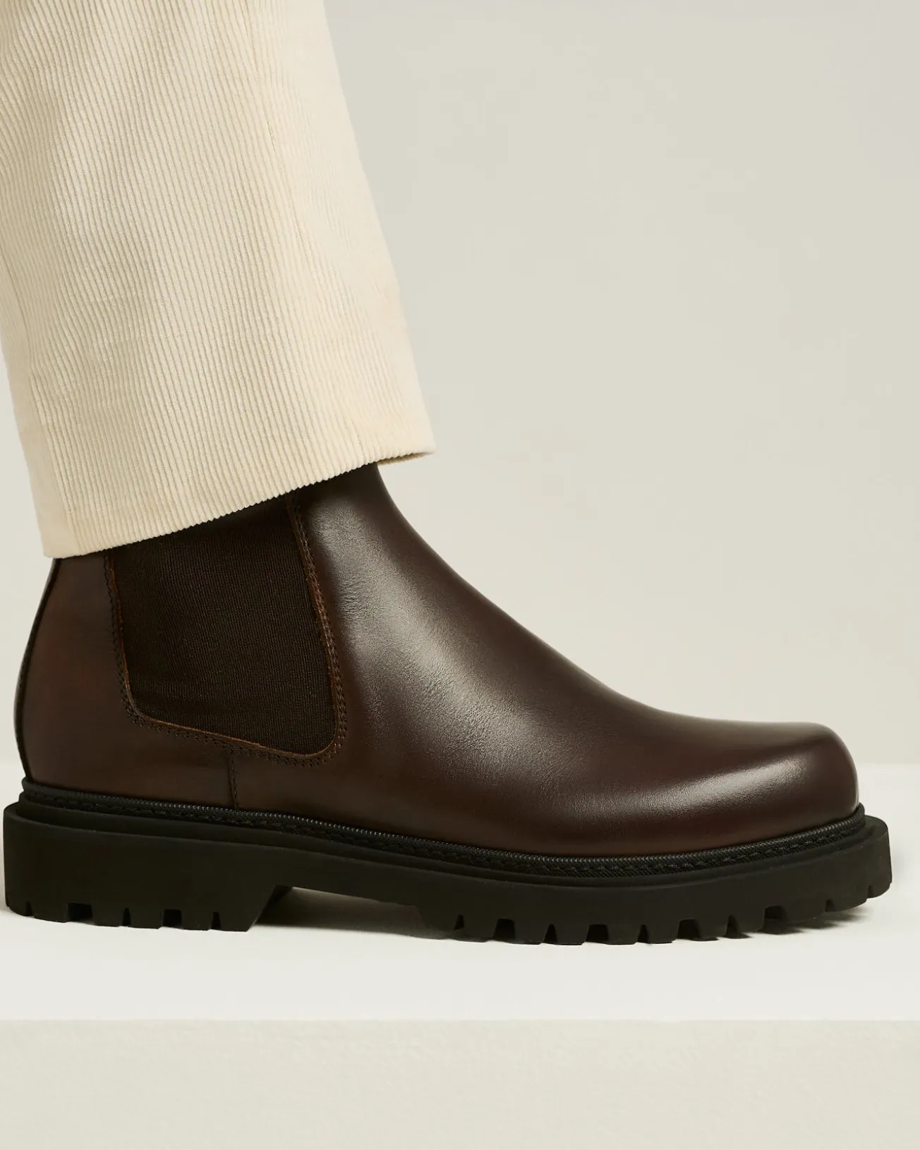 BROWN CALFSKIN CHELSEA BOOT LEATHER SOLE