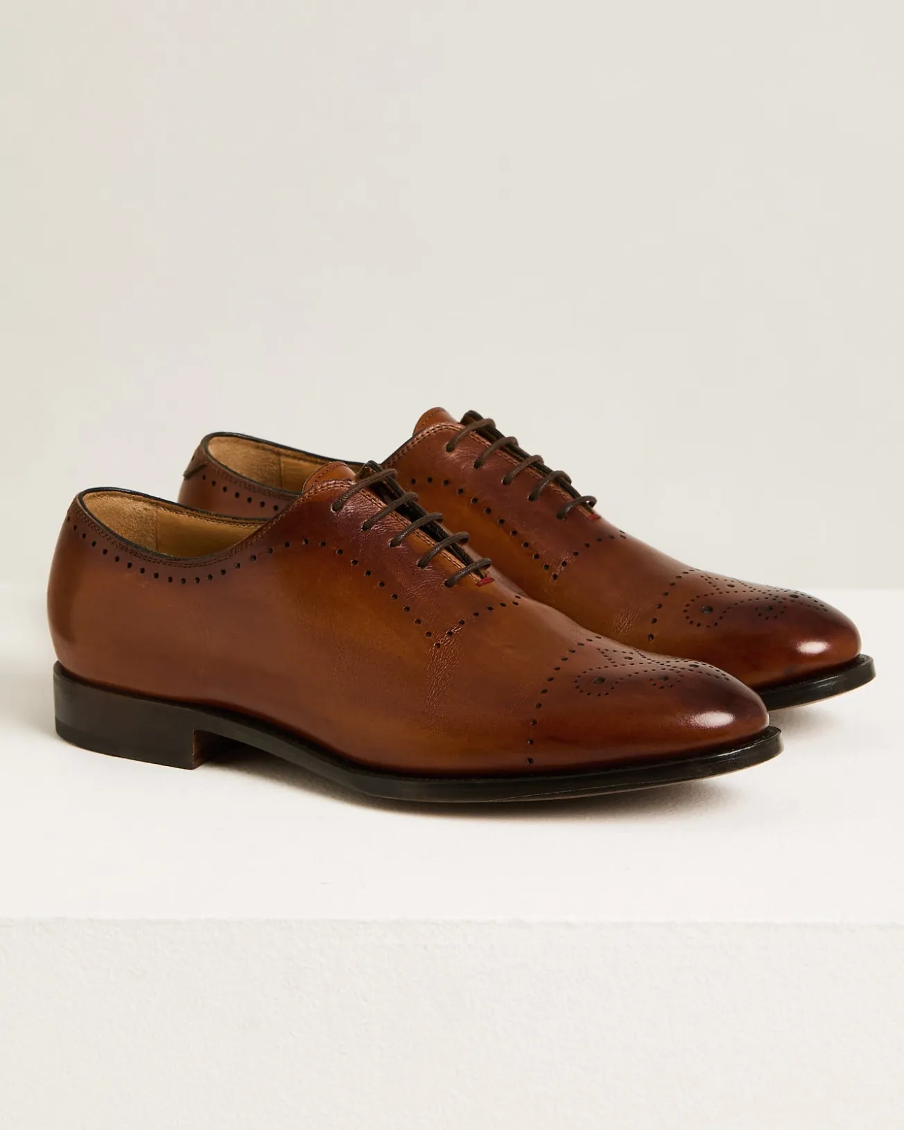 “CARAVAGGIO” WHOLECUT OXFORD SHOES IN ANTIQUED CALFSKIN
