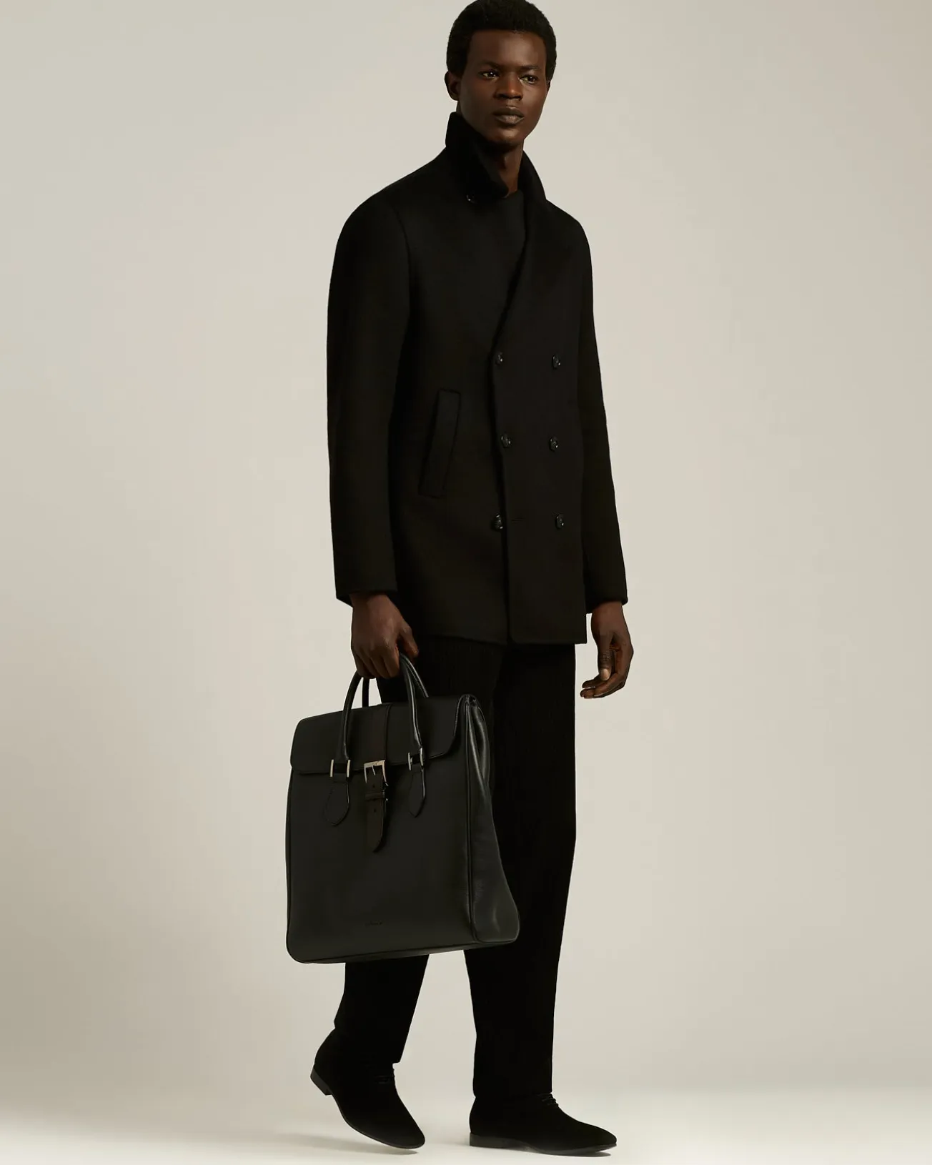 DOUBLE-BREASTED OVERCOAT IN PURE BLACK CASHMERE
