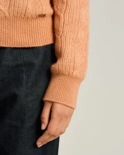 FINE YARN CREWNECK SWEATER IN PEACH/PINK AND WHITE