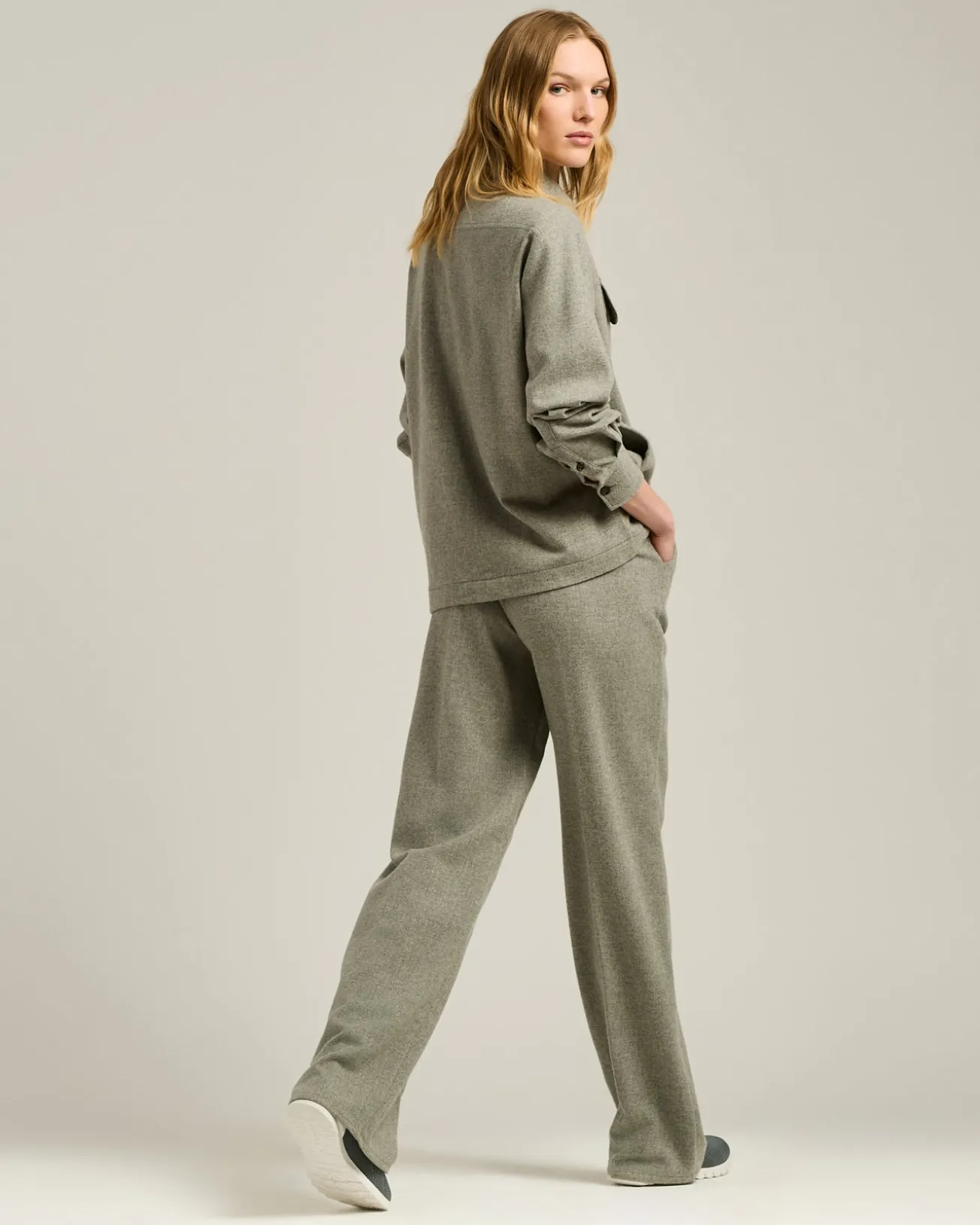 GRAY CASHMERE AND WOOL-BLEND WIDE-LEG TROUSERS WITH ELASTIC WAIST