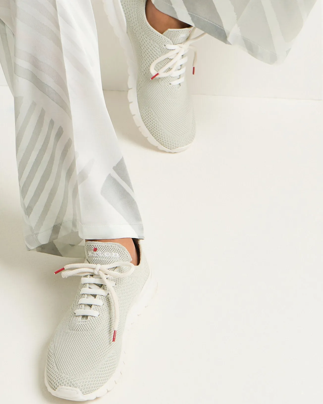 MESH FIT SNEAKERS