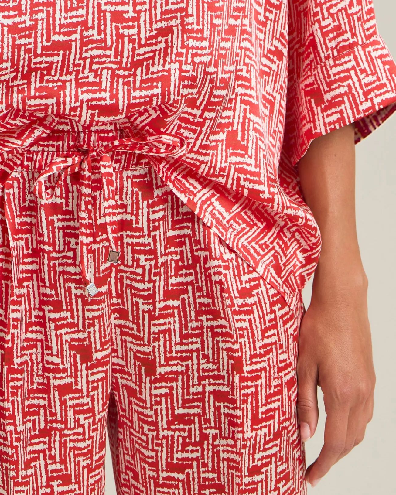 OVERSIZED SILK BLOUSE WITH SCARLET STAIRS PATTERN