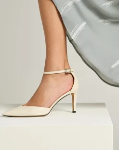 SMOOTH CALFSKIN DÉCOLLETÉ WITH ANKLE STRAP IN MILK WHITE