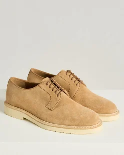 SUEDE CALFSKIN DERBY SHOE WITH RUBBER SOLE IN CARAMEL CALFSKIN