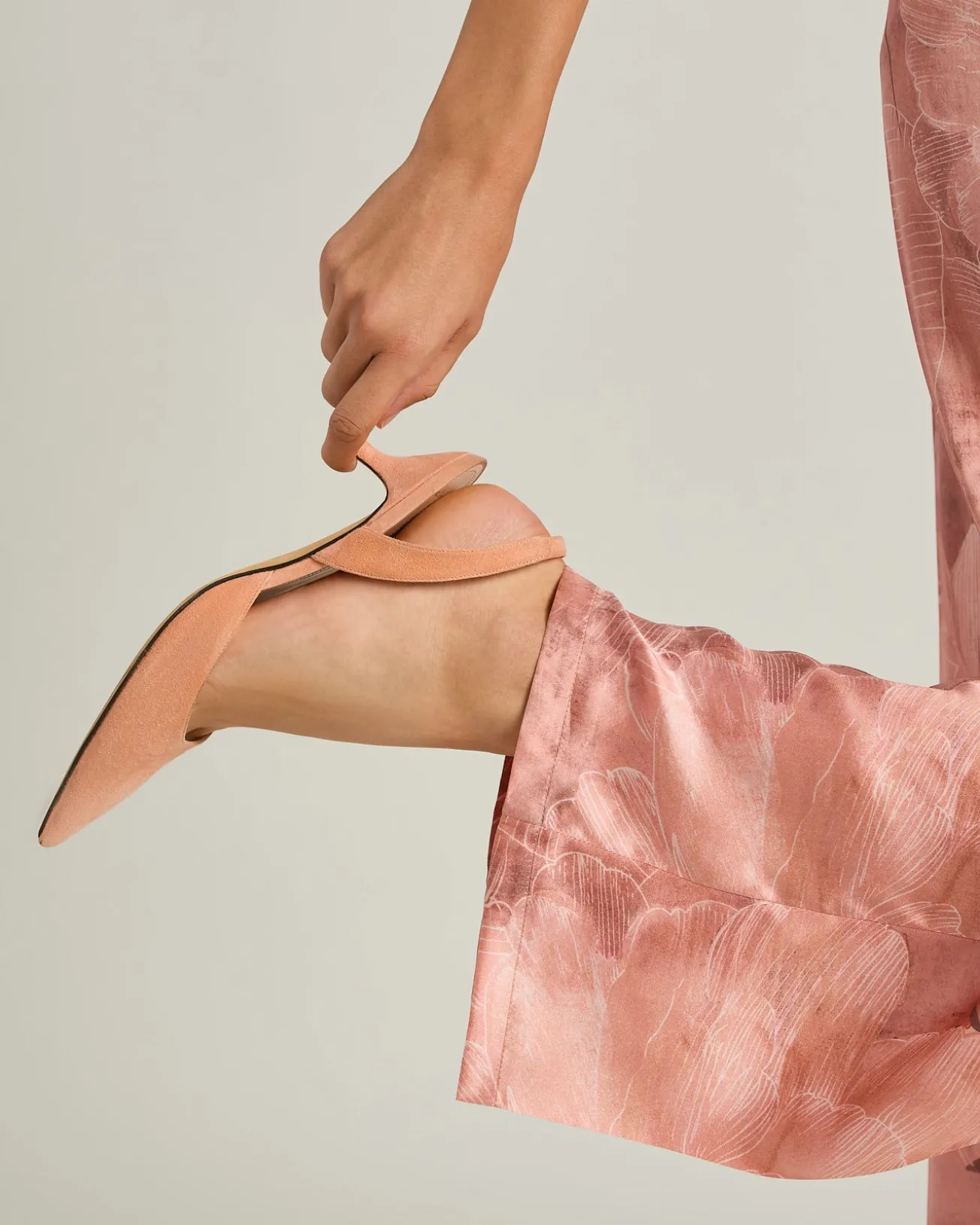 SUEDE COURT SHOE APRICOT PINK SUEDE