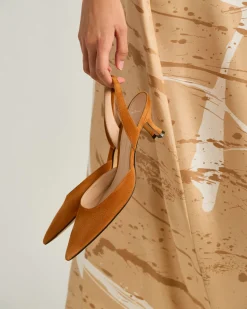 SUEDE COURT SHOE RUST CALFSKIN AND GOATSKIN