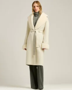 WHITE CASHMERE COAT WITH FUR DETAILS